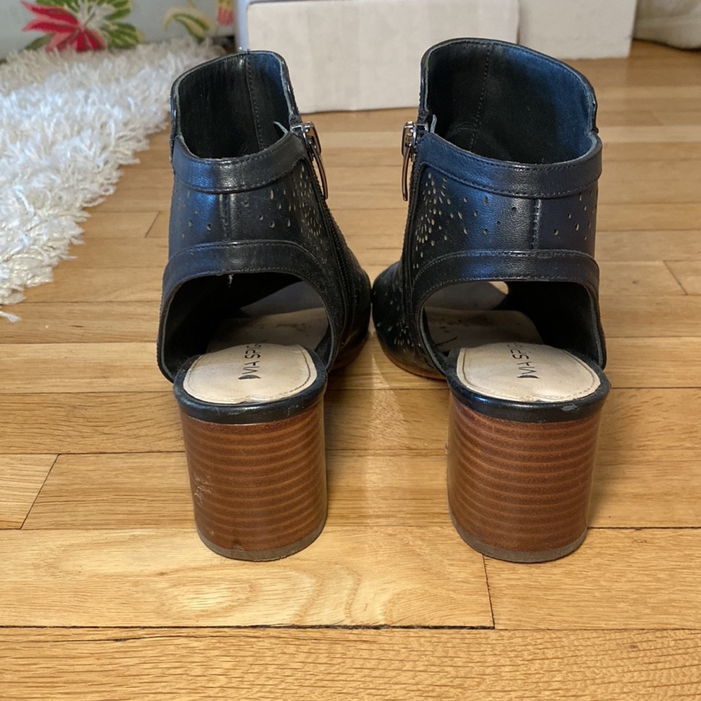 Via Spiga Boot, Great condition but worn some on the bottom, Nordstrom size 7.5 - Picture 4 of 7